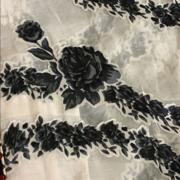 Party wear saree with matching blouse. 34” - Picture 3 of 5